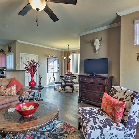 Gated Gilbert Condo Patio And Resort Amenities ميسا، أريزونا المظهر الخارجي الصورة