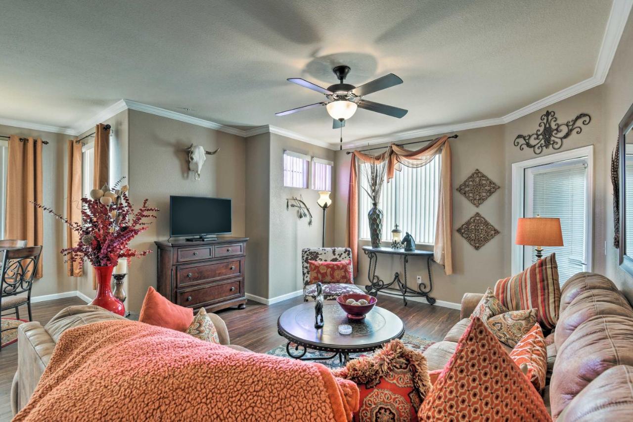Gated Gilbert Condo Patio And Resort Amenities ميسا، أريزونا المظهر الخارجي الصورة