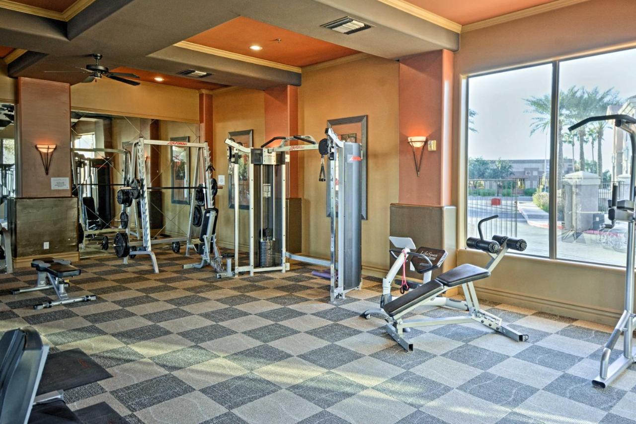 Gated Gilbert Condo Patio And Resort Amenities ميسا، أريزونا المظهر الخارجي الصورة