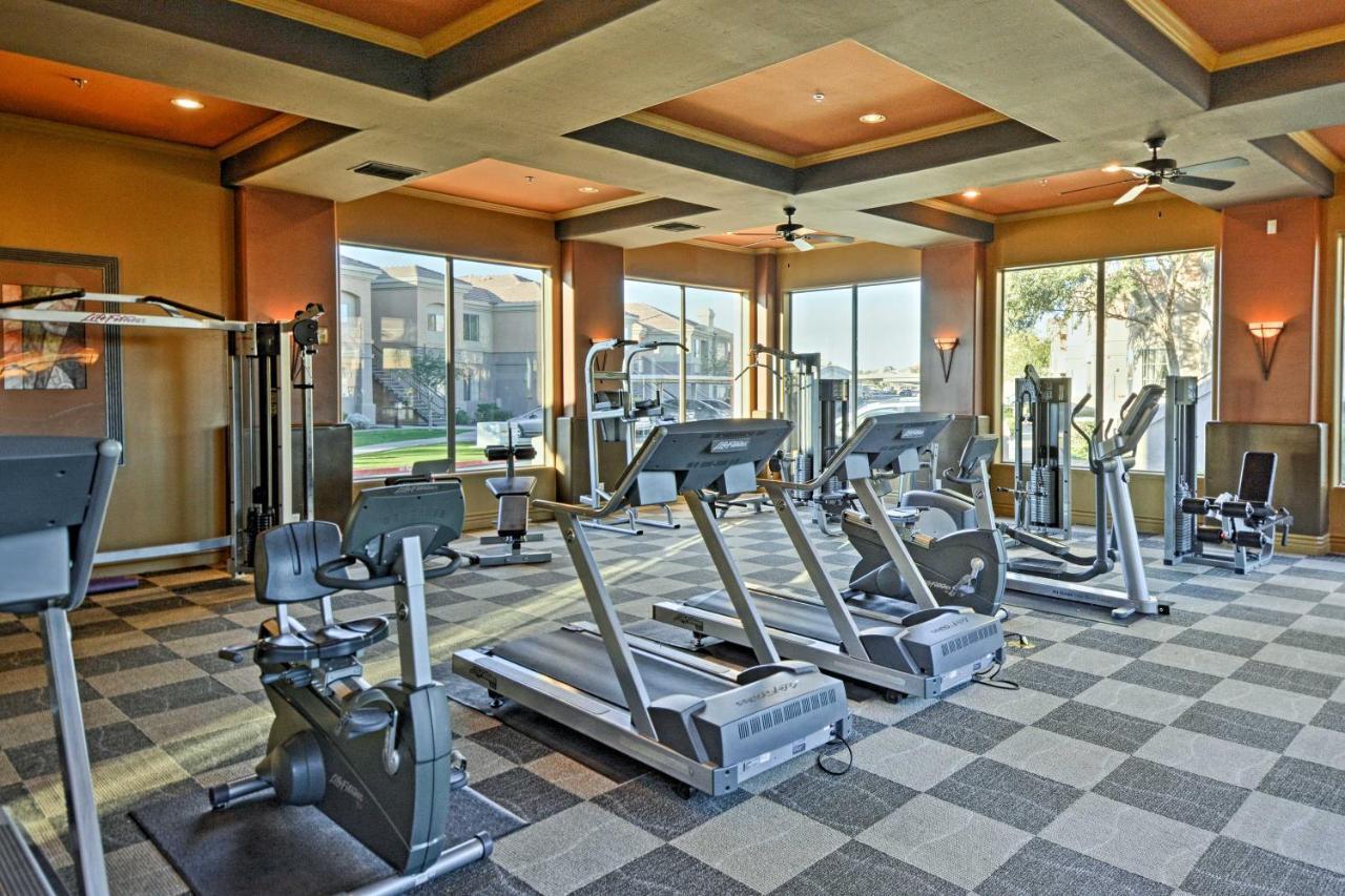 Gated Gilbert Condo Patio And Resort Amenities ميسا، أريزونا المظهر الخارجي الصورة